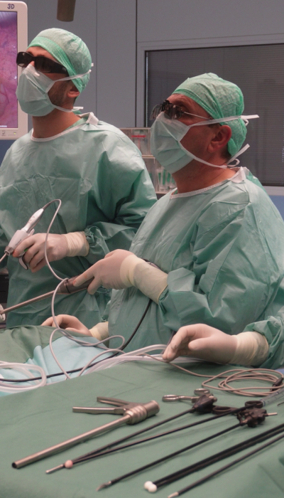 Dr. Ettrich und Team bei einer Operation